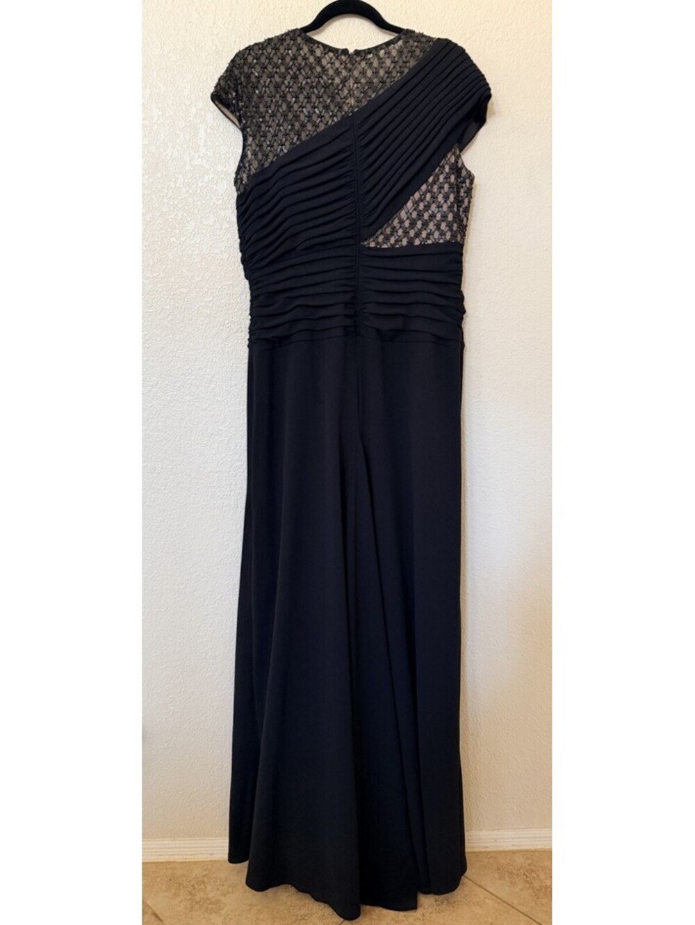 New Tadashi Shoji Mixed Media Cap Sleeve Crepe Gown In Black Size XL $558 - Picture 6 of 11